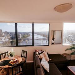 RiverView CBD Apartment Level 22
