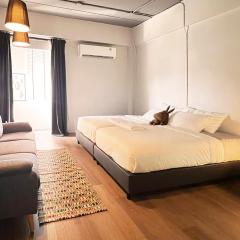 Human Touch Room - Soulful Bangkok Hideout