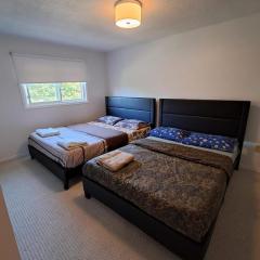 HOMESTAY NEXT TO SQUARE ONE MALL- 5 Mins Airport-24 HRS CHECKIN-MAJOR COST CUT
