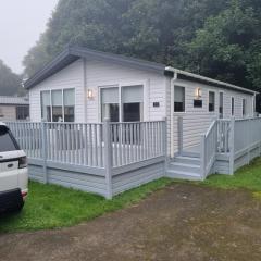 Lakeside Lodge