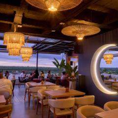 Kamaleb Farallones Hotel