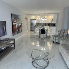 Trendy 1BD Condo 4 Mins to Beach