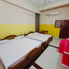 SAlBALA LODGE - AC ROOMS WITH COOKING FACILITIES Near CMC