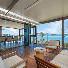 Spacious 4BR Riverfront Getaway in Taren Point