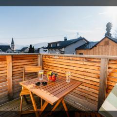ArVia Living - Ferienwohnung in Altmünster, zentrale Lage, 7 Min Gehweg zum Traunsee, Balkon, Küche, gratis Parkplatz & WLAN