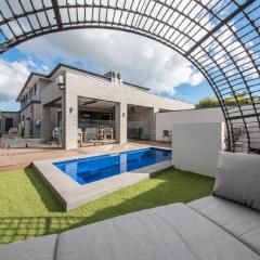 Casa de Praia - Luxe by the Bay with Heated Pool