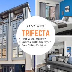 Modern Uptown 2BR Free Parking & Private Balcony