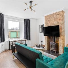 Cozy House Sleeps 8 With Free Parking