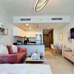Luxe Studio Free Pool and Gym Access