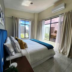 Complete, Centrally-located apartment with panoramic view