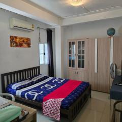 Jatujak Bangkok guesthouse R3