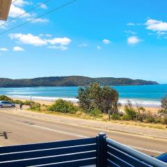Sea Breeze Retreat - Beach Front