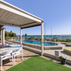 Glenelg Beach House With Private Beachfront Pool