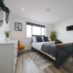 Contractor Stays - Fast WiFi, Free Parking
