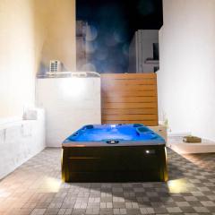Villa Luciano - Rooftop Jacuzzi, BBQ, Billiards & Steps from Sea