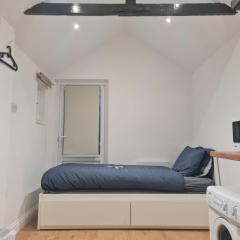 Cozy Detached Studio Retreat with Kitchen & Bath