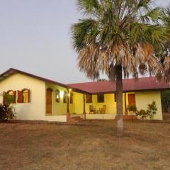 Casa Amarilla