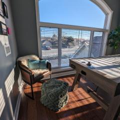 Relaxing Condo on the River - NEW Air Hockey Table