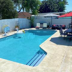 Bright Villa, Heated Pool, 2 Kings, by Everglades, Biscayne & Keys