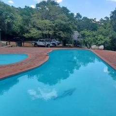 African Bushveld 129A Bachelor Room