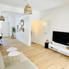 Large townhouse with a private garden-DIF1