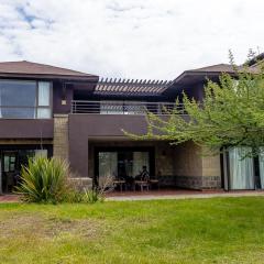 Savannah House, 5br Villa located in Ol Pejeta Wildlife Conservancy