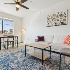 CozySuites Glendale - Westgate with pool 04