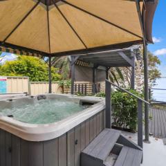 Lakeshore Retreat