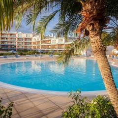 Sublime Stay - Royal Retreats at Maho Beach