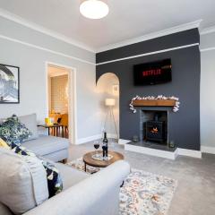Beautiful 3 Bedroom house close to the sea