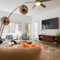 Mid-Century Modern Phoenix Condo, Walk to High St!