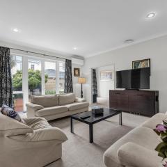 Cozy Home in Epsom