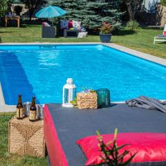 Luxury Singular Villa Rosa