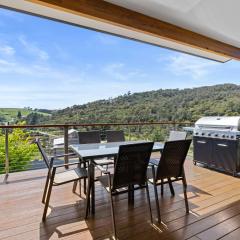 The Derby Lodge 'The Ultimate Blue Derby Base with Elevated Views'