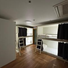K wave Guesthouse Only Female in Hongdae 2