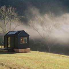 Wild & Secluded Off-Grid Cabin Retreat - Heike