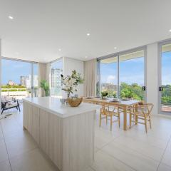Cozy 3BR Home with Large Balcony for Relaxation