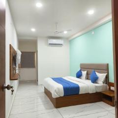 Hotel Akruti Inn