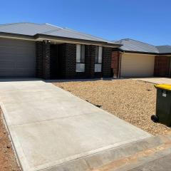 Modern New 4BR Spacious Peaceful Family Home