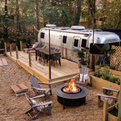 Cozy Lakefront Airstream - Private Deck and Firepit - Sleeps 6