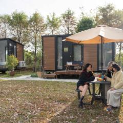 Gandan Inn 3 by Tiny Away
