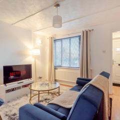 Cosy Home With Parking