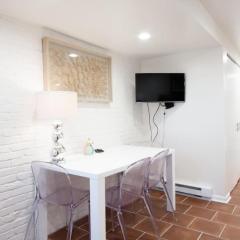 WELL-EQUIPPED STUDIO APT - WALK TO METRO SUBWAY
