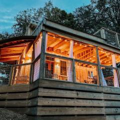 Magical Tennessee Tiny House with a Rooftop Deck