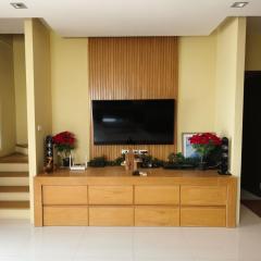 Comfy townhouse at best location