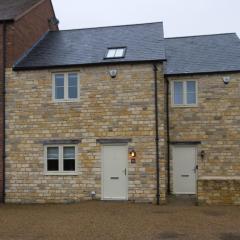 Modern Stone Cottage within the heart of the town