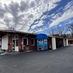 OYO Palm Leaf Motel