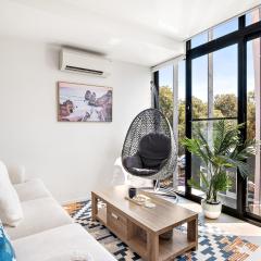 Modern 2-Bedroom Retreat Minutes from St Kilda