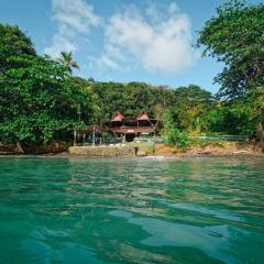 Hotel Bahía Aguacate
