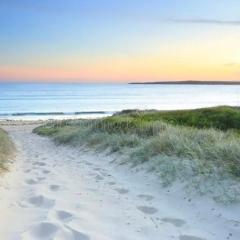 Plumeria Cottage Haven by the Beach 25mins from Sydney CBD
